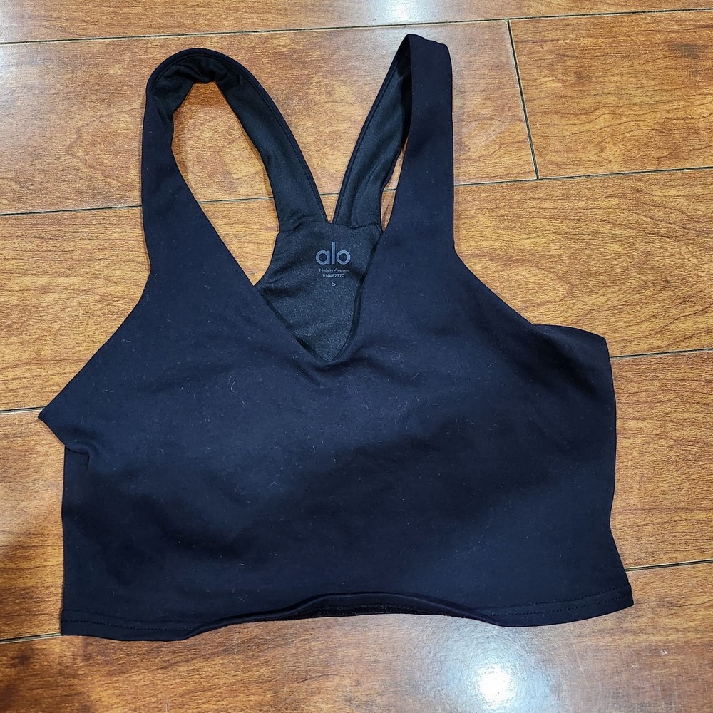 Alo Yoga Real Bra Tank Black V-Neck Racerback Crop Top Size Small RN667370